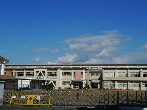 Primary school. Osato Nishi Elementary School until the 1450m walk about 18 minutes