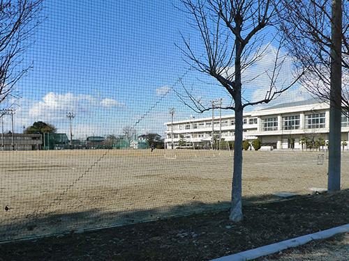 Junior high school. Osato 1250m walk about 16 minutes to the west junior high school