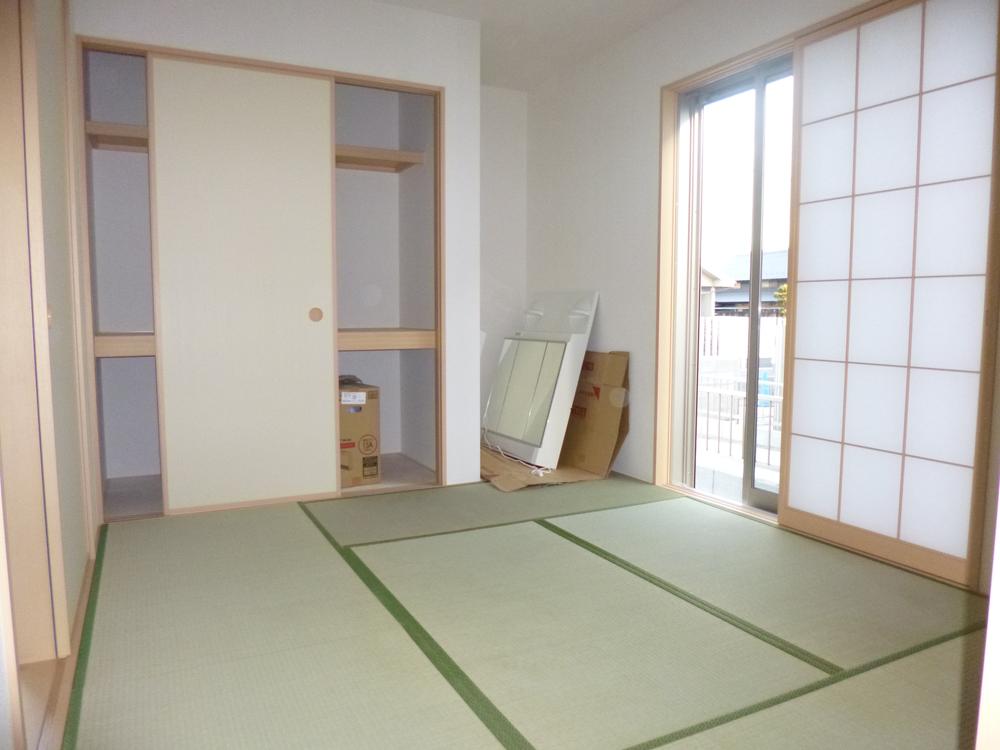 Non-living room. Japanese-style room (2013.11.29 shooting)