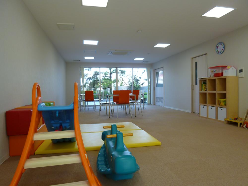 Other common areas. It is also safe on a rainy day because there is a Children's Room.