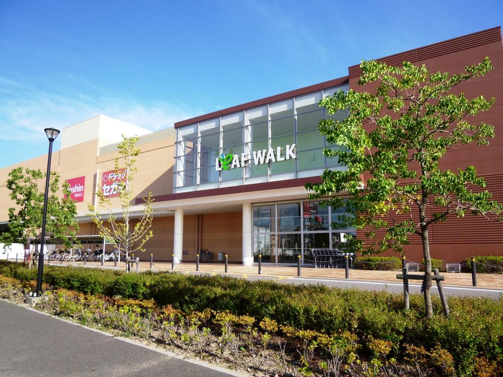 Shopping centre. Until the leaf walk Inazawa 170m