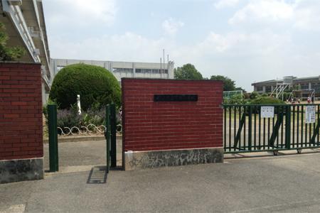 Primary school. Inazawa Municipal Shimotsu to elementary school 1400m