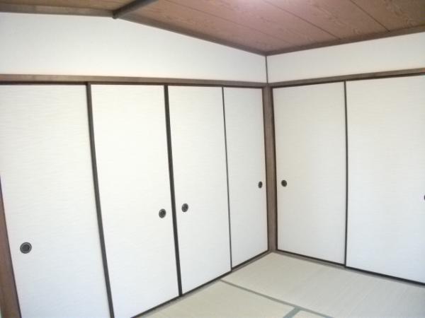 Non-living room. First floor Japanese-style shoji ・ We are sliding door re-covering.