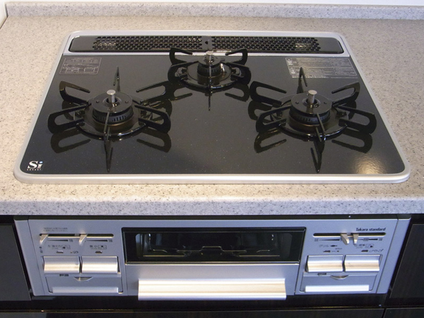Kitchen.  [Hyper-glass top stove] By the glass coating of two layers, Adopted excellent hyper glass top stove in design and durability. Clean because dirt does not soak also just wipe a quick (same specifications)
