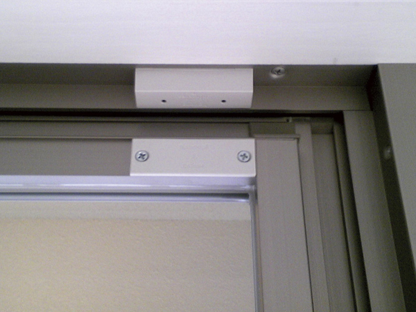 Security.  [Security sensors] Of all of the dwelling unit, Set up a crime prevention sensor into the opening, including the entrance door. Problem in external ringing event alarm and sensed by the sensor opening of the entrance door and windows (same specifications)