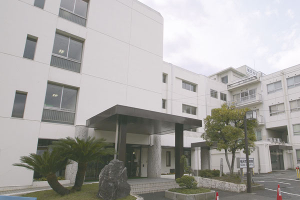 Surrounding environment. Inazawa City Hospital (a 15-minute walk ・ About 1200m)