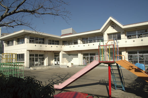 Surrounding environment. Station nursery school (about 940m / A 12-minute walk)