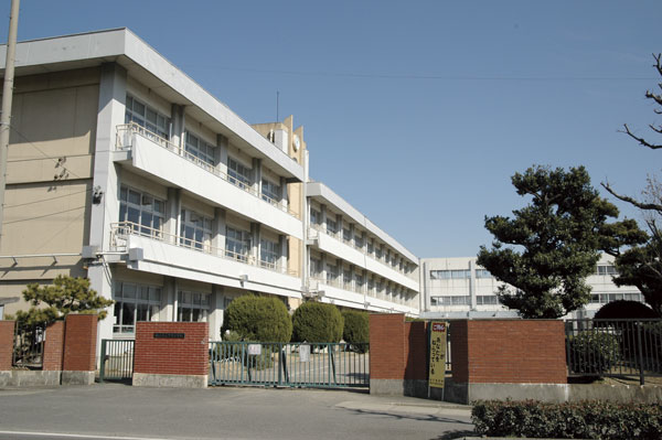 Surrounding environment. Shimotsu elementary school (about 1020m / Walk 13 minutes)