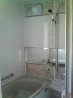 Bathroom. Local (March 2013) Shooting It is a white bus with cleanliness