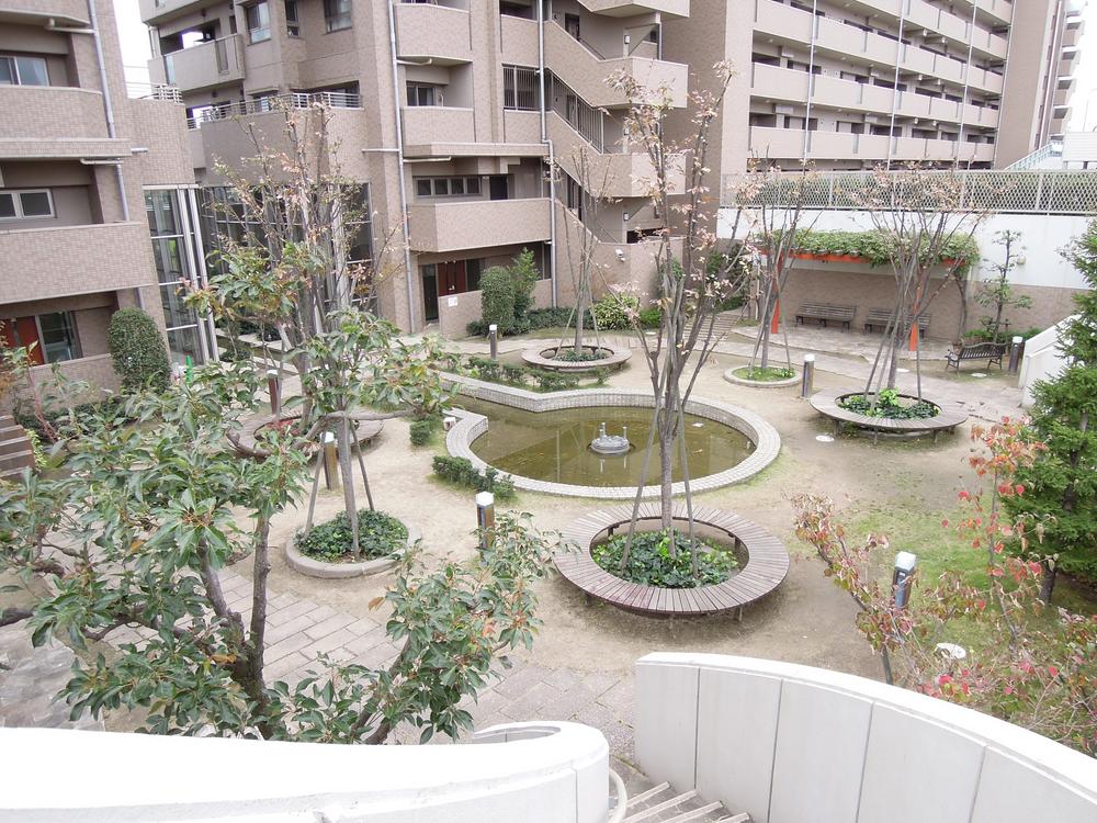 Other local. It is the courtyard.