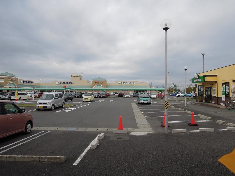Other. Shopping mall "topmall" adjacent to the apartment.