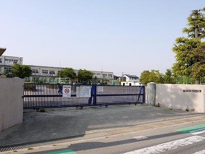 Primary school. Inazawa until Nishi Elementary School 743m