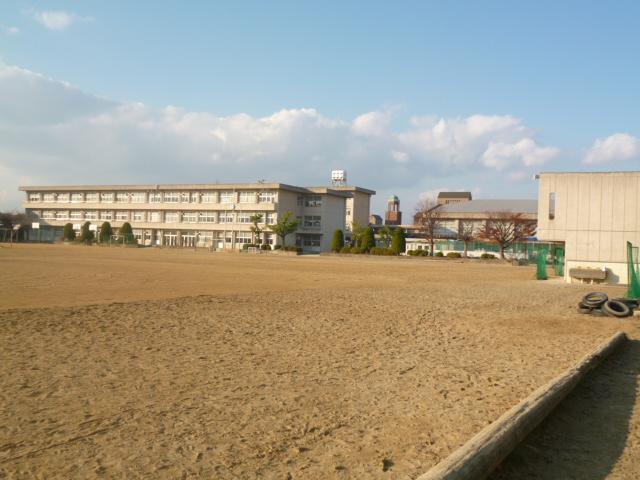 Junior high school. Inazawa West Junior High School