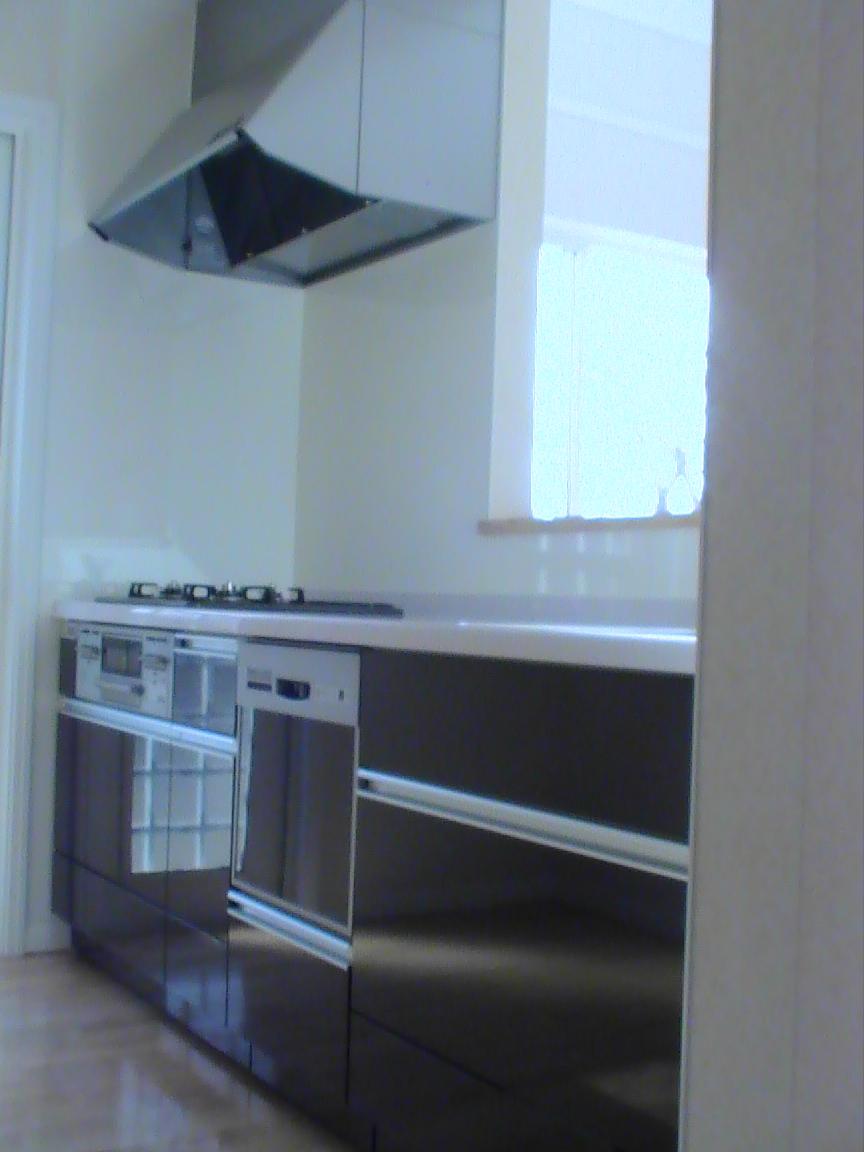 Kitchen. Face-to-face is the kitchen. There is a counter in front of the kitchen, Therefore, it is possible to take, such as breakfast. 