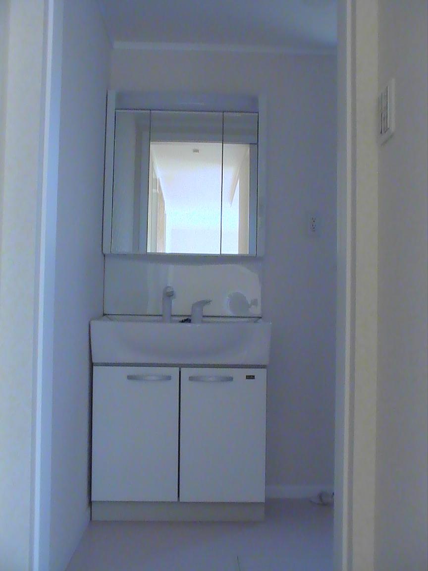 Wash basin, toilet. Indoor (February 2013) Shooting