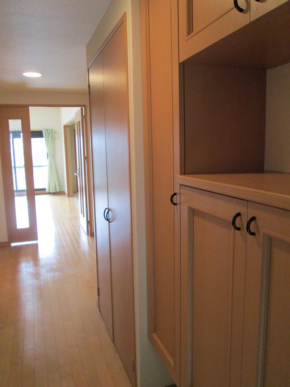 Entrance. Footwear entrance and hallway storage with a storage capacity