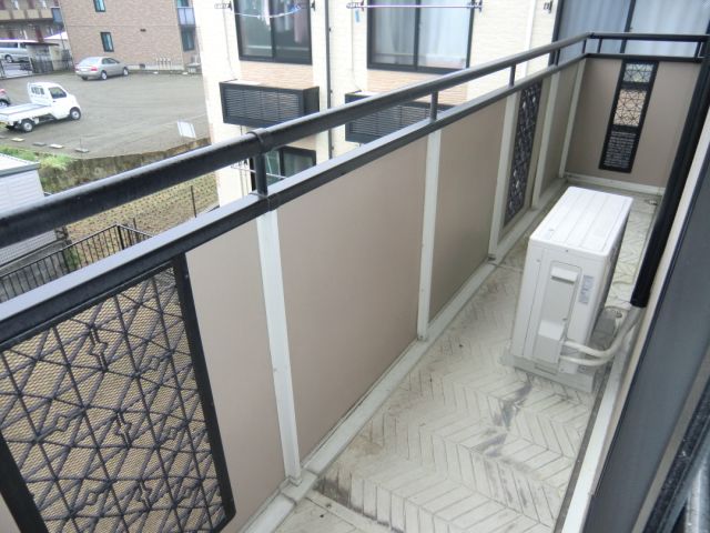 Balcony. Is a veranda space facing the two sides!