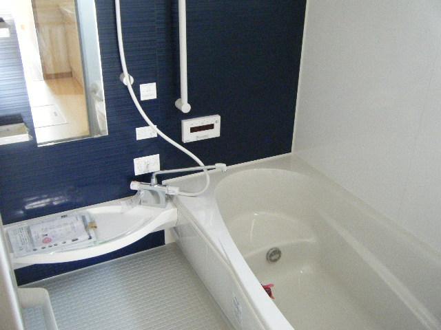 Same specifications photo (bathroom). Example of construction With bathroom dryer