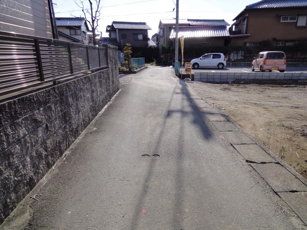 Local photos, including front road. (2013.12.3 shooting)