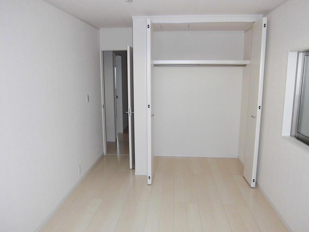 Non-living room. Western-style: 2013 November shooting