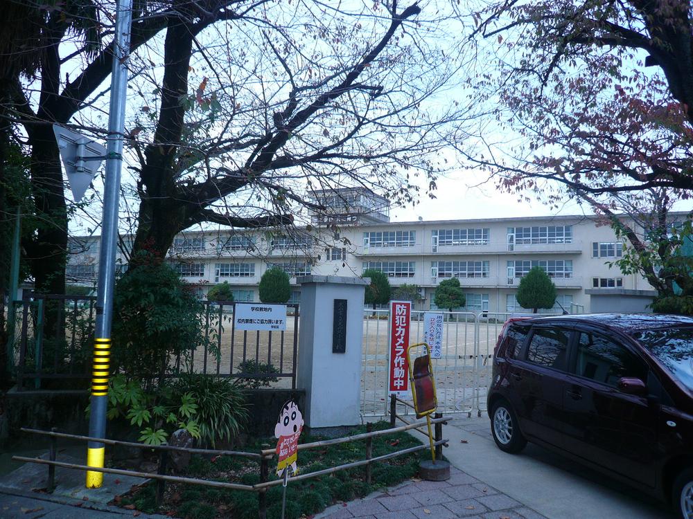 Primary school. 548m until Inuyama Municipal Inuyama North Elementary School