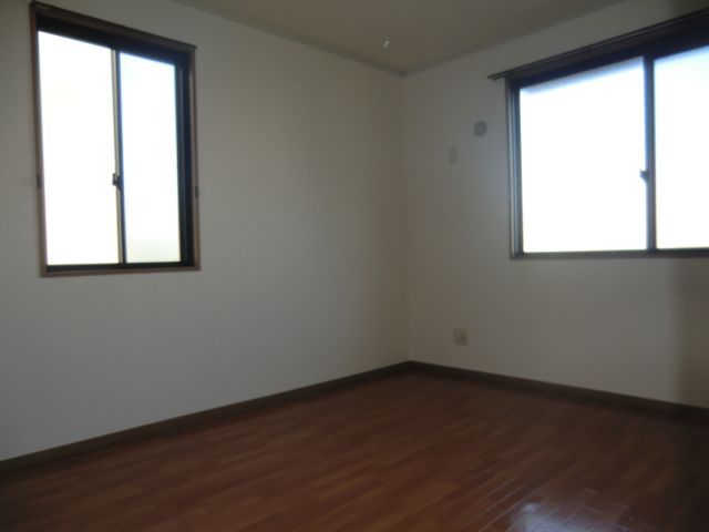 Living and room. Optimal north Western-style as a bedroom, You will feel the positive until the windows are many evening