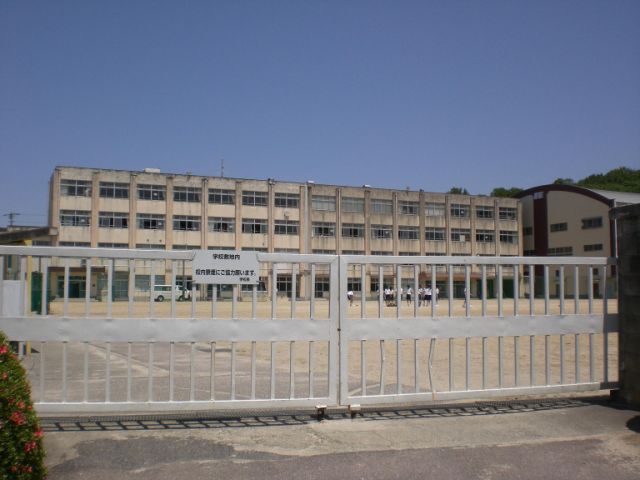 Junior high school. Municipal Joto until junior high school (junior high school) 2200m