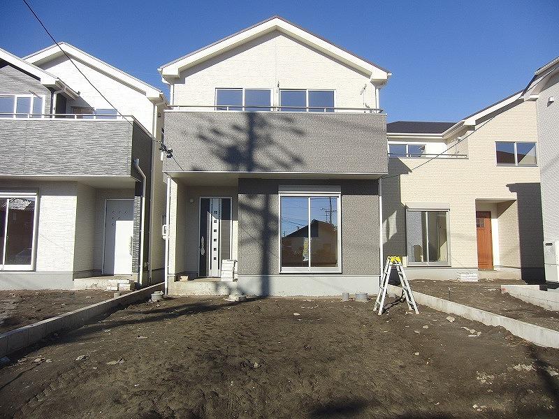 Local appearance photo. Local (11 May 2013) Shooting