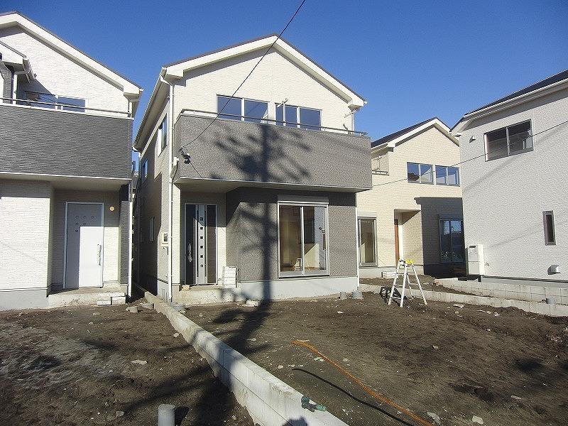 Local appearance photo. Local (11 May 2013) Shooting