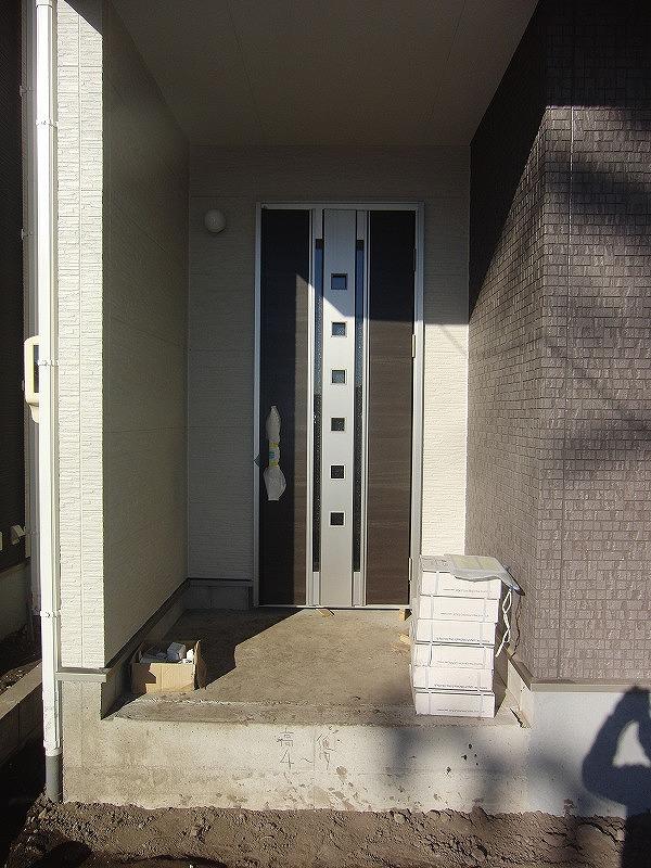 Entrance. Local (11 May 2013) Shooting