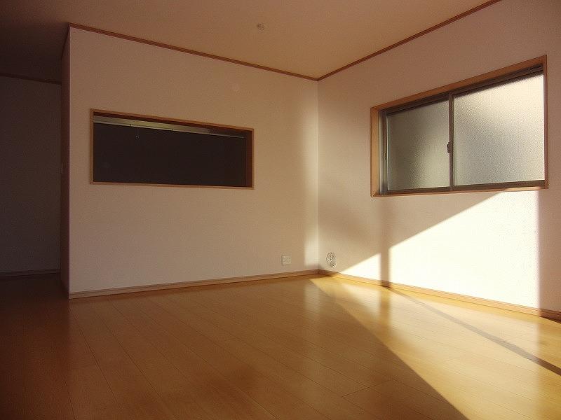 Living. Local (11 May 2013) Shooting