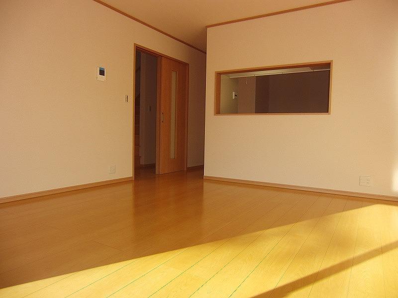 Living. Local (11 May 2013) Shooting