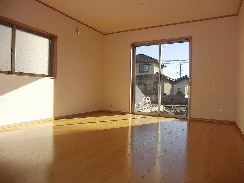 Living. Local (11 May 2013) Shooting