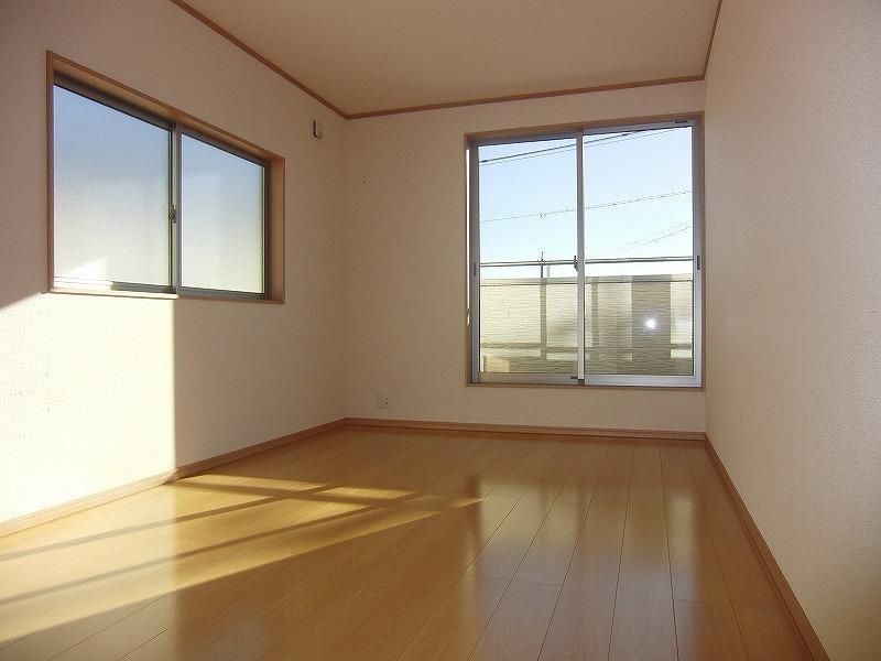 Non-living room. Local (11 May 2013) Shooting