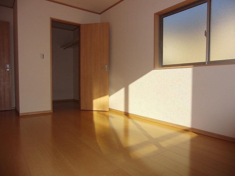 Non-living room. Local (11 May 2013) Shooting