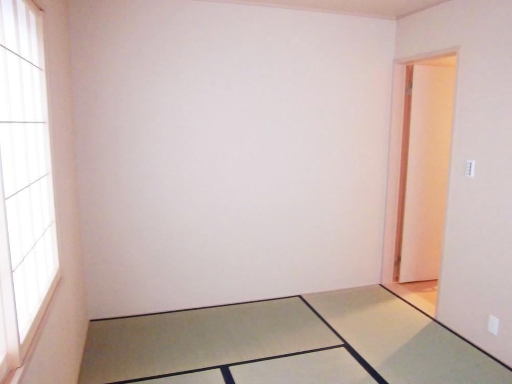 Non-living room. Japanese-style room: 2013 November shooting
