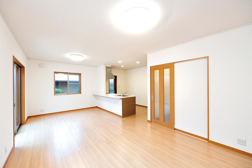 Living. Local (August 2012) shooting living