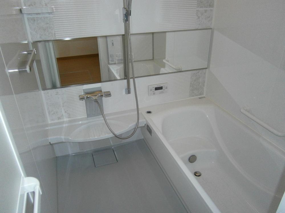 Bathroom. Room (August 2013) Shooting Unit bath 1616 size