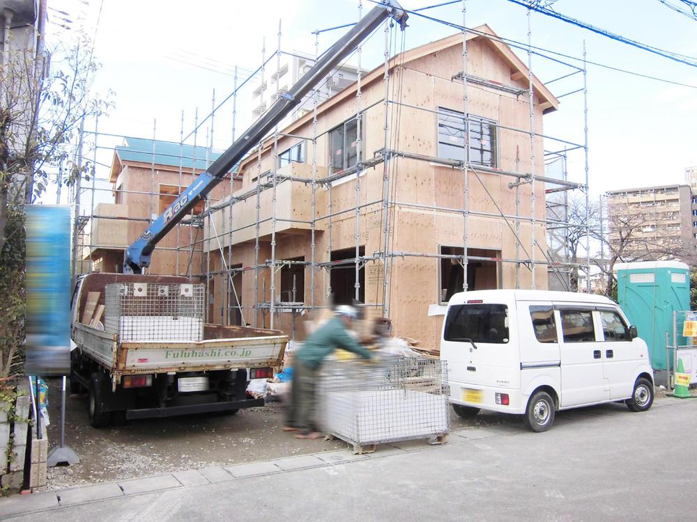 Local photos, including front road. Local panoramic view: 2013 November 28, 2008 shooting