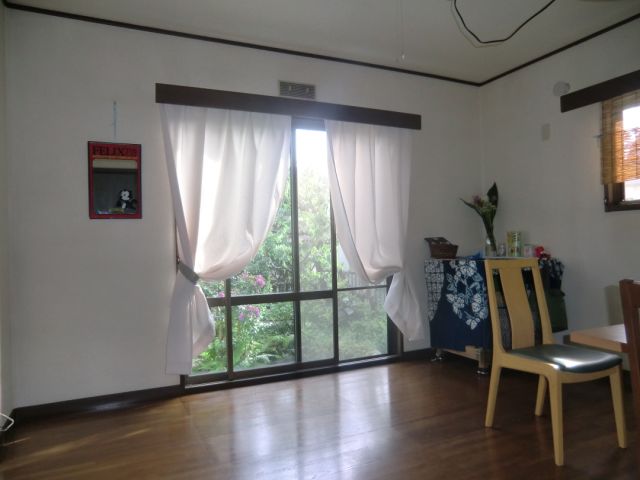 Living and room. Windows are many bright LDK in the corner room type