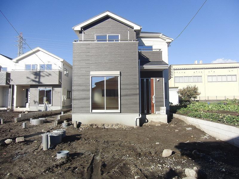 Local appearance photo. Local (11 May 2013) Shooting