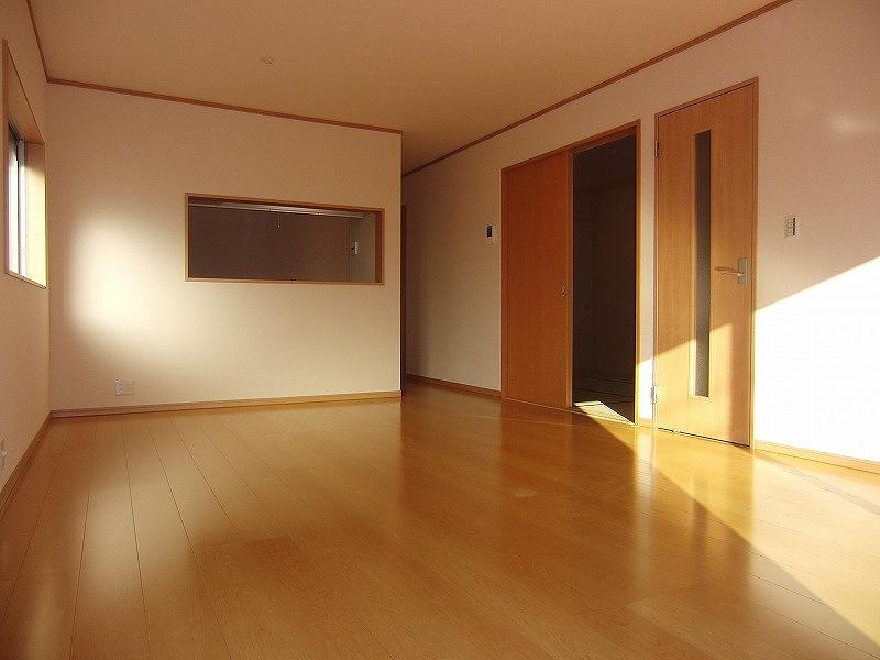 Living. Local (11 May 2013) Shooting