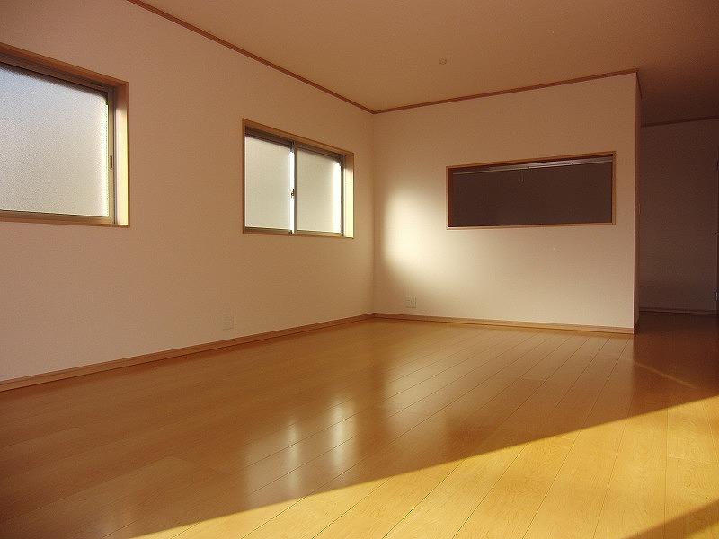 Living. Local (11 May 2013) Shooting