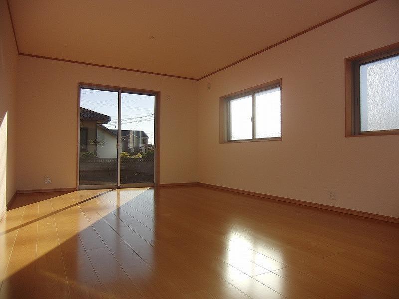 Living. Local (11 May 2013) Shooting