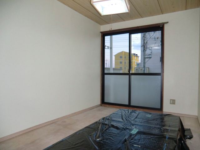 Living and room. Is 6 Pledge of Japanese-style room to be laid tatami on arrival!