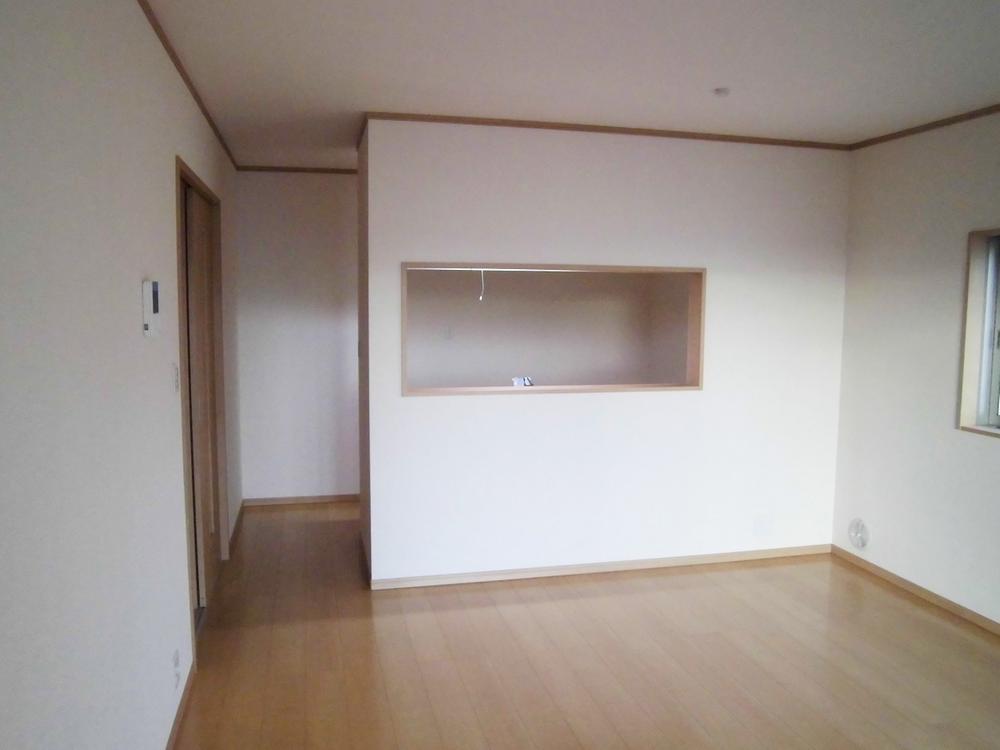 Living. Living: 2013 November shooting