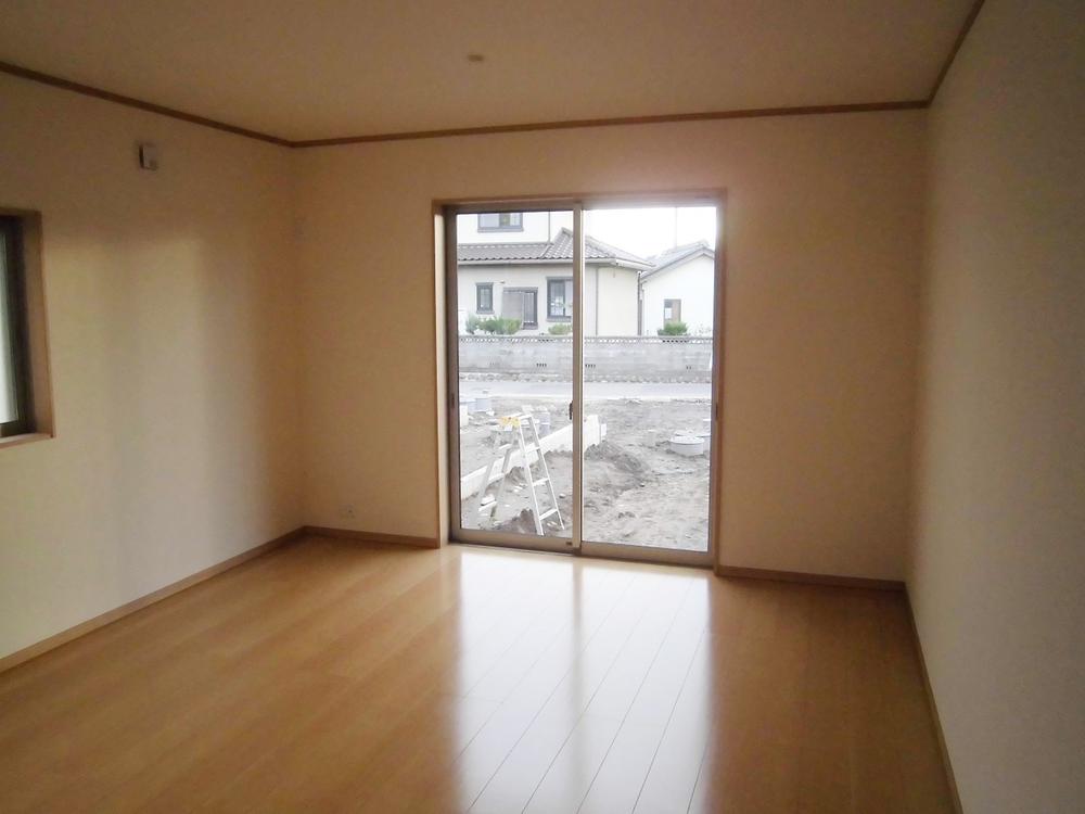 Living. Living: 2013 November shooting