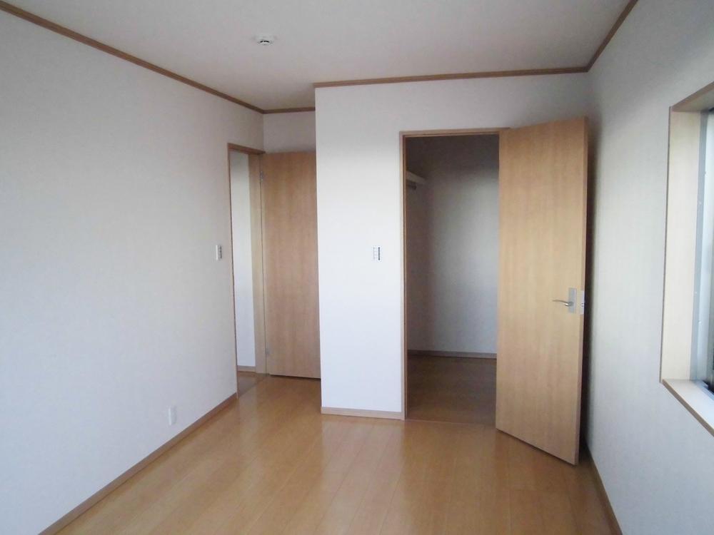 Non-living room. Western-style: 2013 November shooting