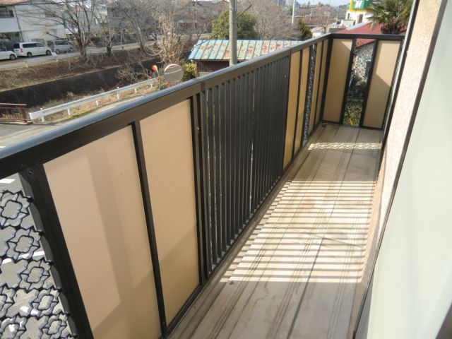 Balcony. Gentle south-facing veranda space in laundry