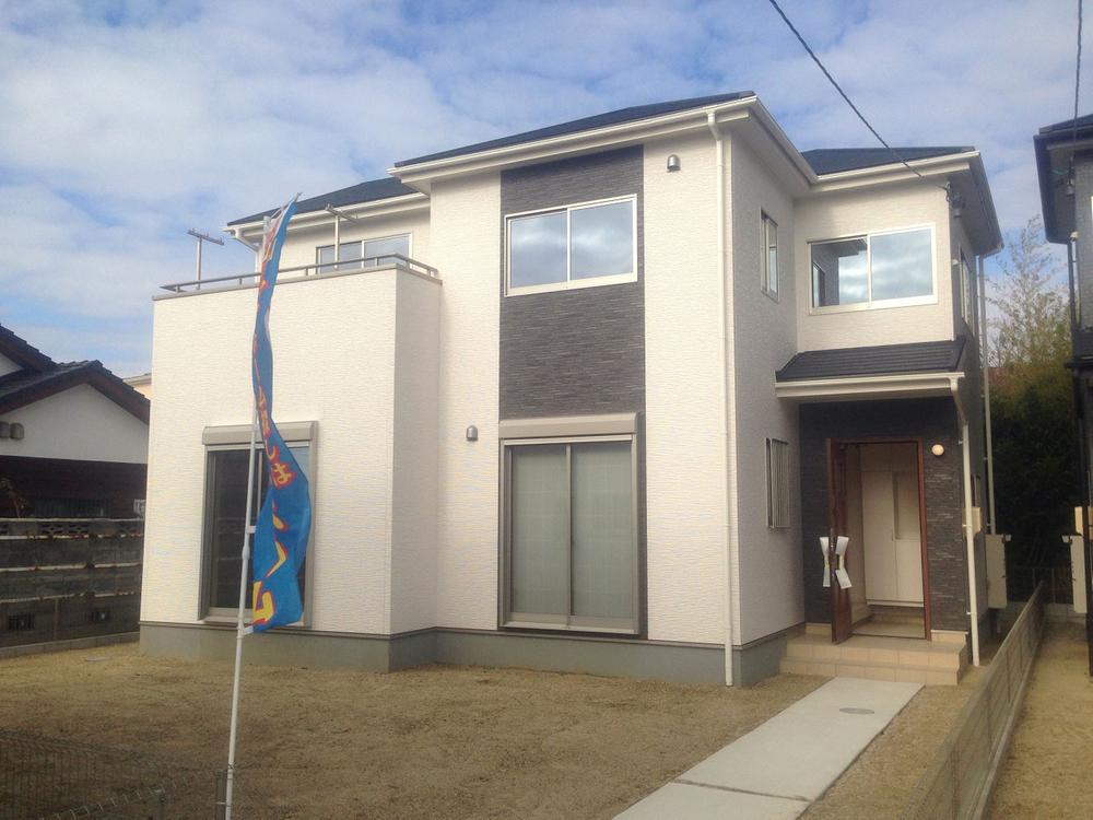 Local appearance photo. Building 2 Facing south! 